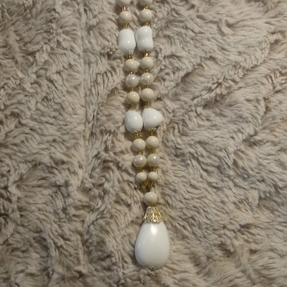 Vintage white / cream / gold costume necklace - Picture 4 of 16